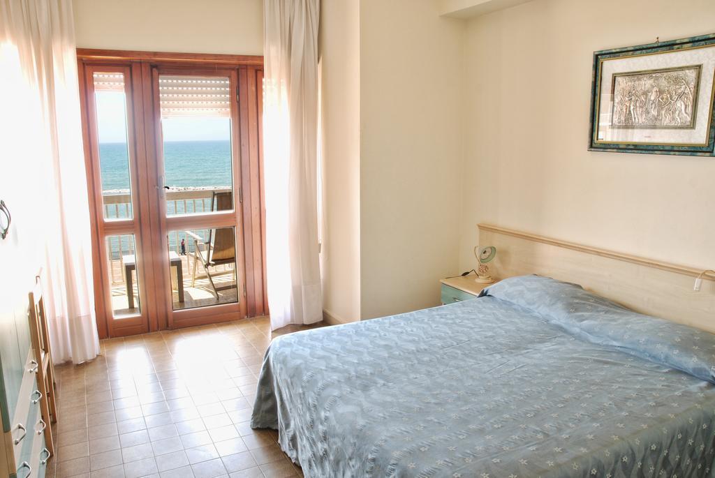 Hotel Scacciapensieri Nettuno Extérieur photo