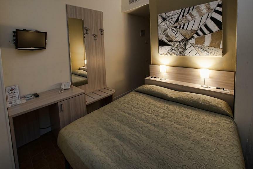 Hotel Scacciapensieri Nettuno Extérieur photo