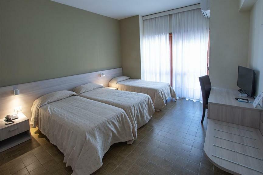 Hotel Scacciapensieri Nettuno Extérieur photo
